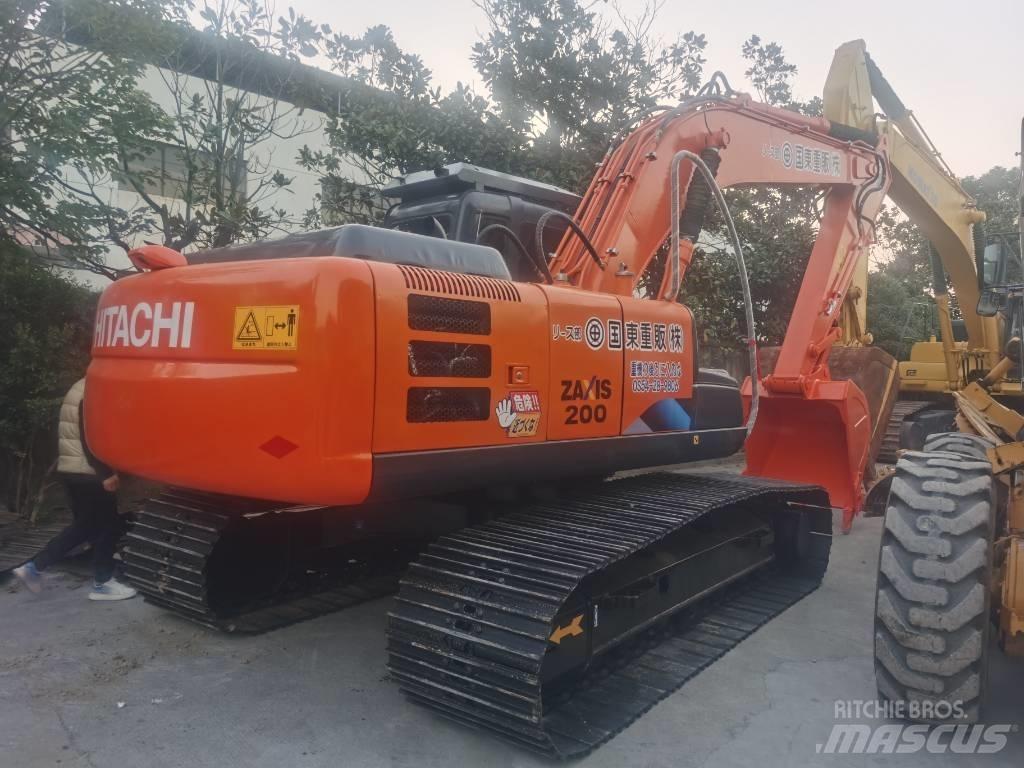 Hitachi ZX 200 Lánctalpas kotrók