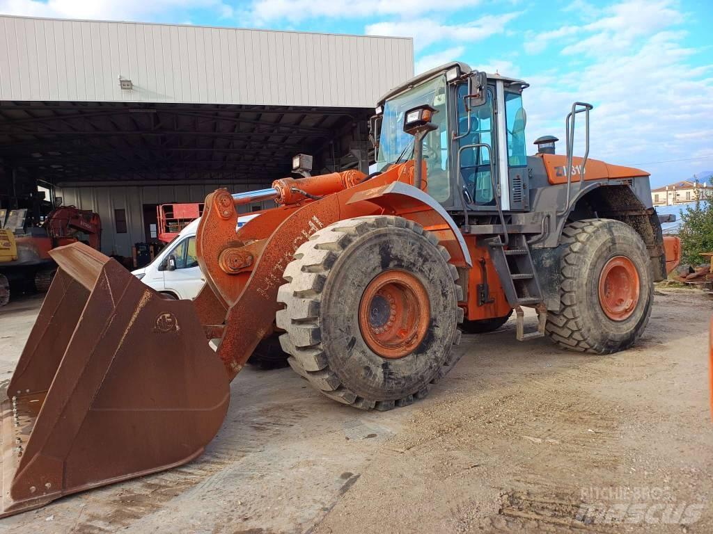Hitachi ZW 310 Gumikerekes homlokrakodók