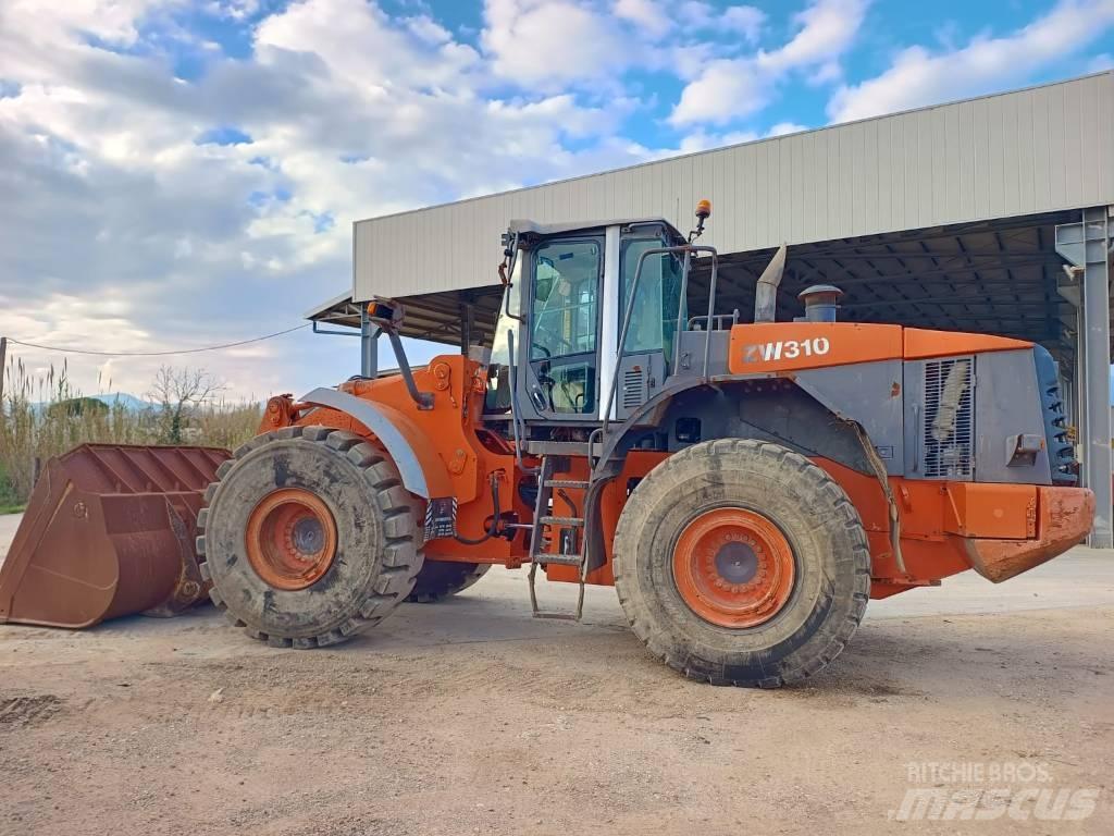 Hitachi ZW 310 Gumikerekes homlokrakodók