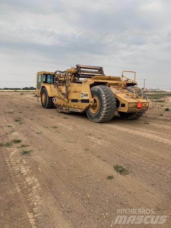 CAT 623E Földnyesők (szkréperek)