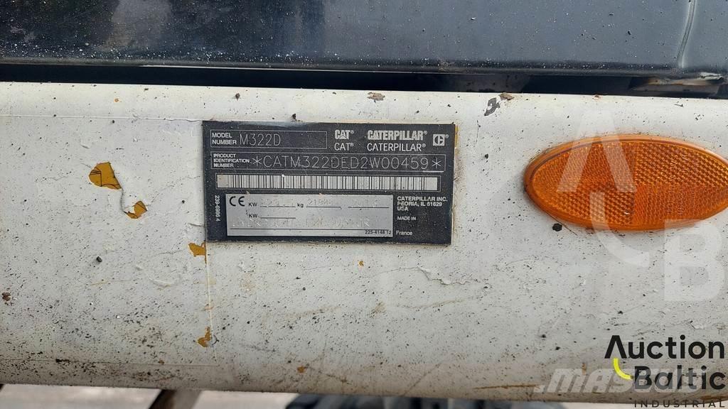 CAT M 322 D Gumikerekes kotrók
