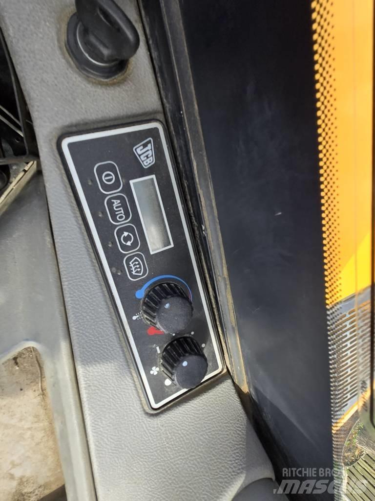 JCB 110 W Hydradig Gumikerekes kotrók