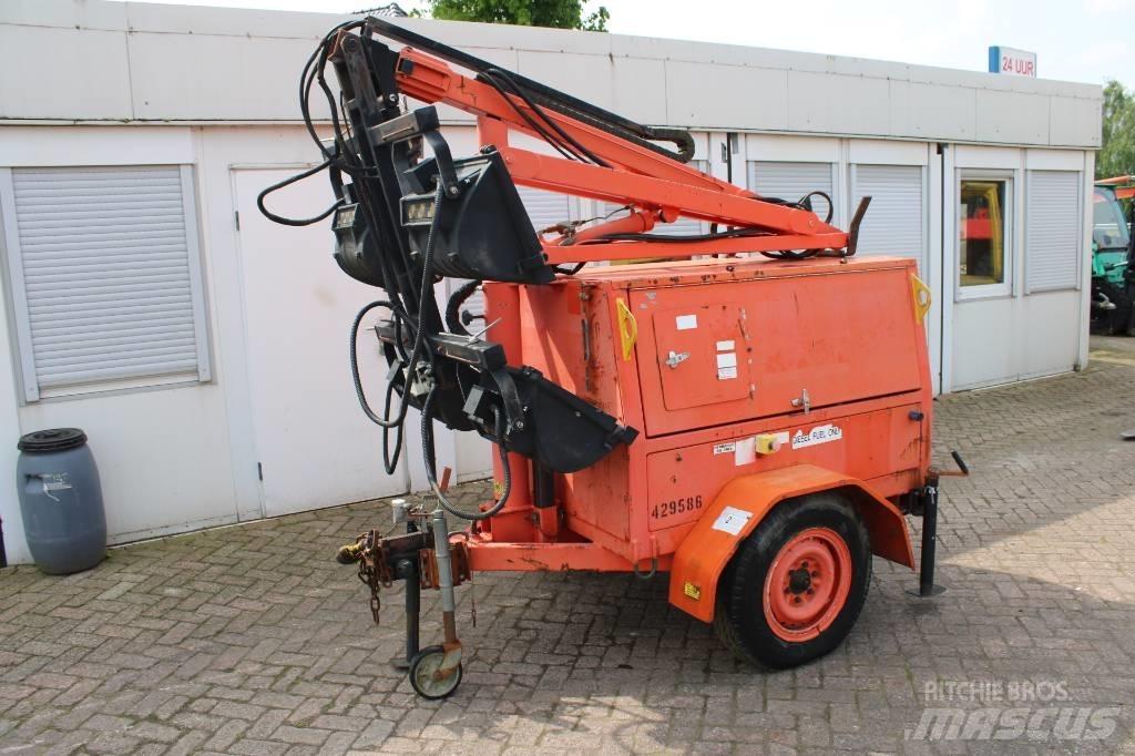 JLG 6308 AN Fénytornyok