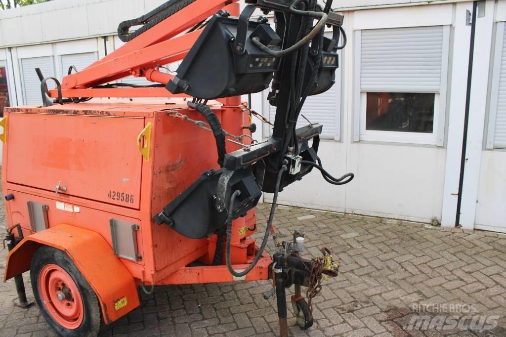 JLG 6308 AN Fénytornyok