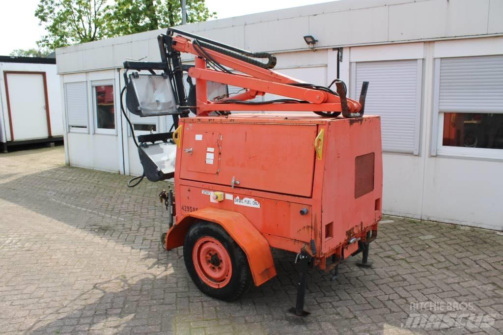 JLG 6308 AN Fénytornyok