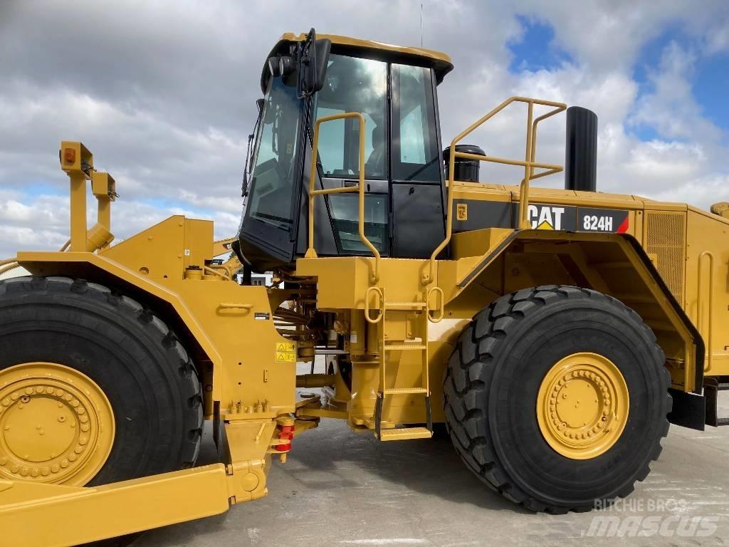 CAT 824 H gumikerekes dózer