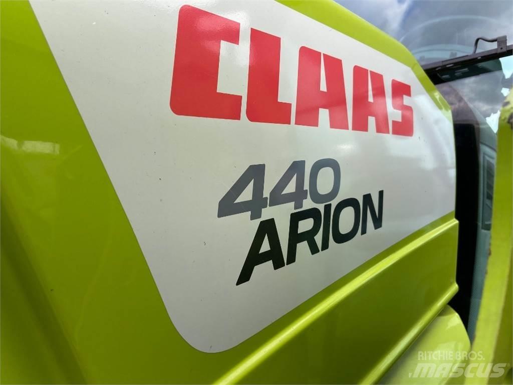 CLAAS Arion 440 Traktorok