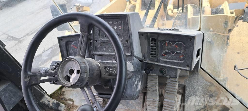 CAT 950 G Gumikerekes homlokrakodók