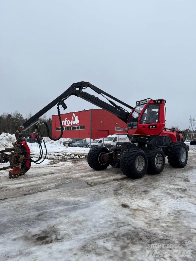 Komatsu 931 Betakarítók