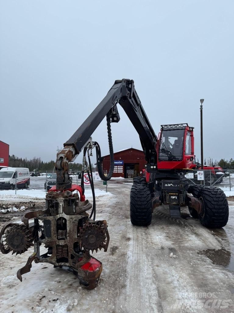 Komatsu 931 Betakarítók