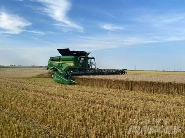 John Deere X9-1100 Kombájnok
