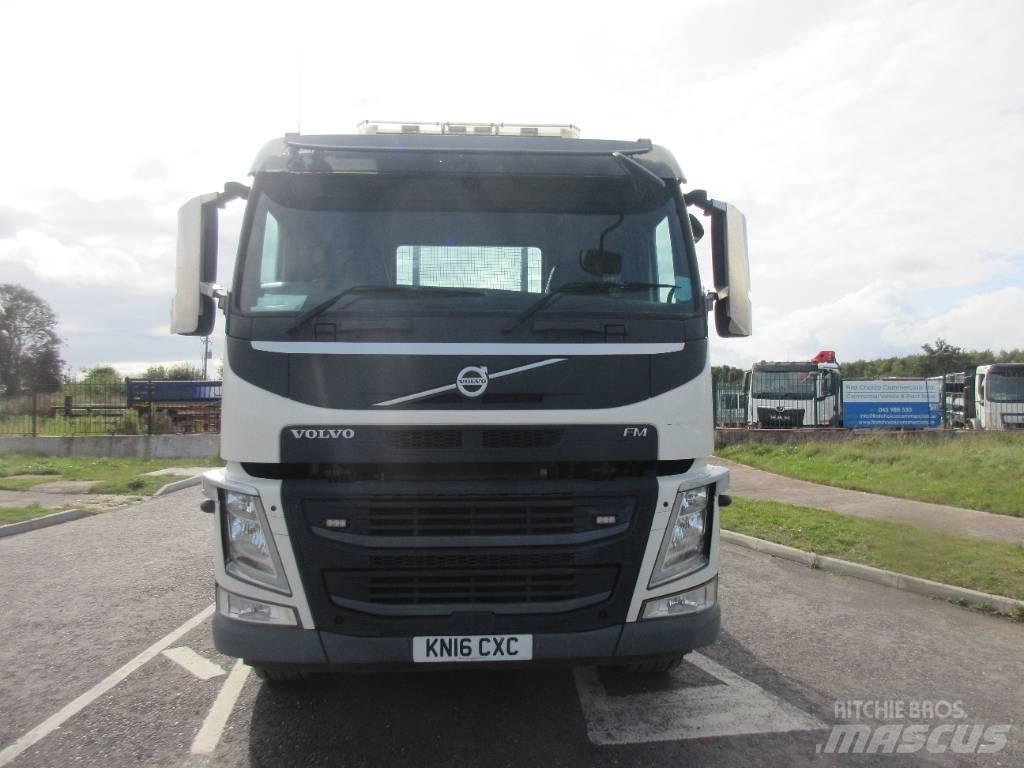 Volvo FM 370 Platós/Csörlős teherautók