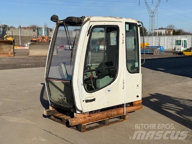 Liebherr A 924 C CAB Vezetőfülke és belső tartozékok