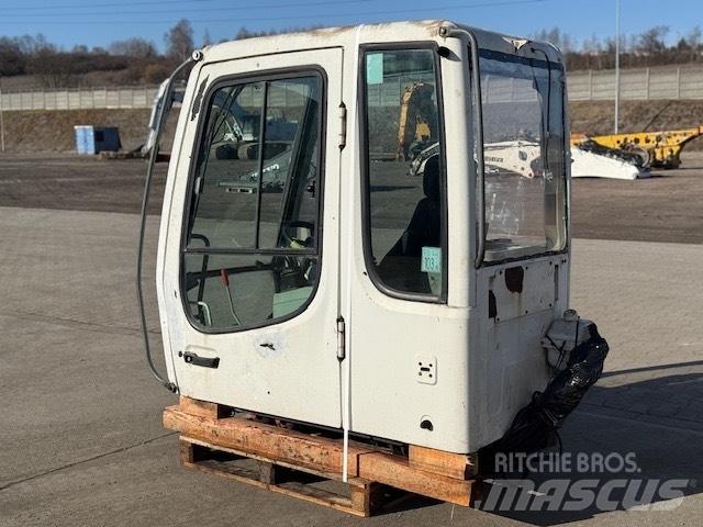 Liebherr A 924 C CAB Vezetőfülke és belső tartozékok