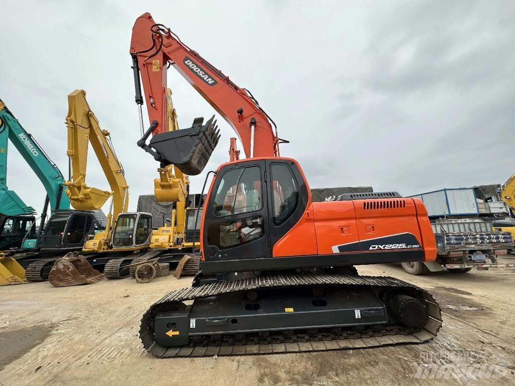 Doosan DX225LC-9C Lánctalpas kotrók