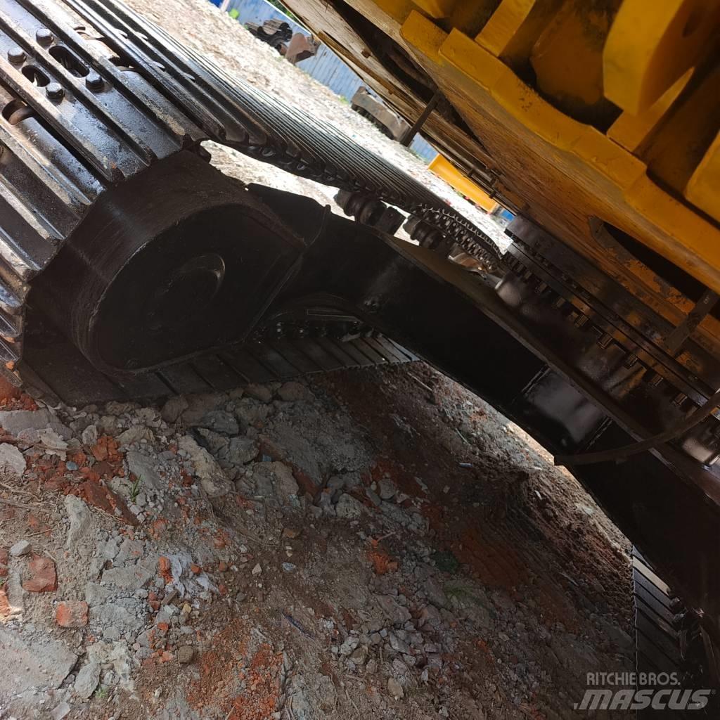 CAT 320 GC Gumikerekes kotrók