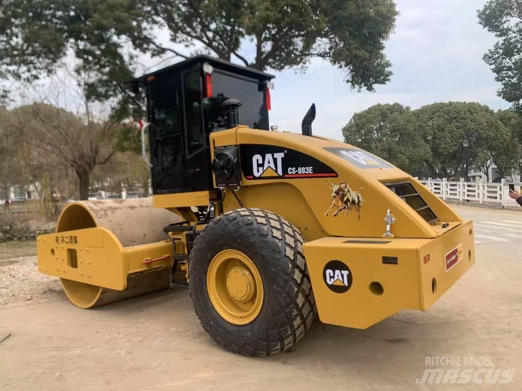 CAT CS 683 E Egydobos hengerek
