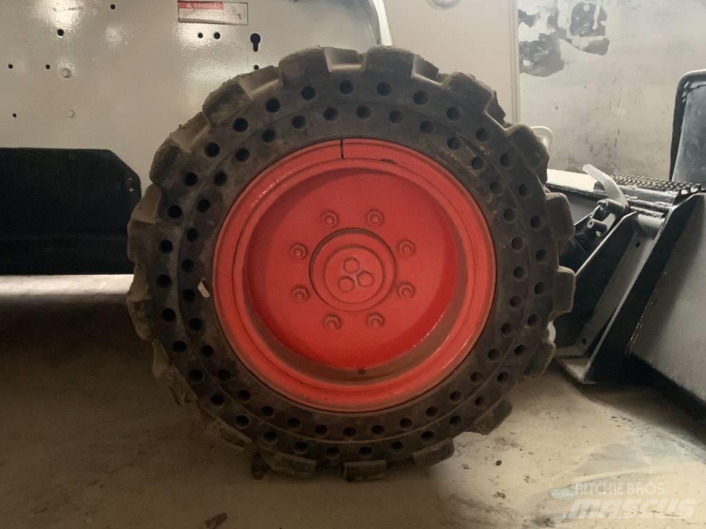 Bobcat S 300 Kompaktrakodók