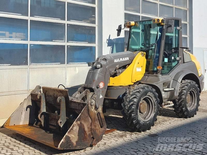 Ahlmann AS 900 Gumikerekes homlokrakodók