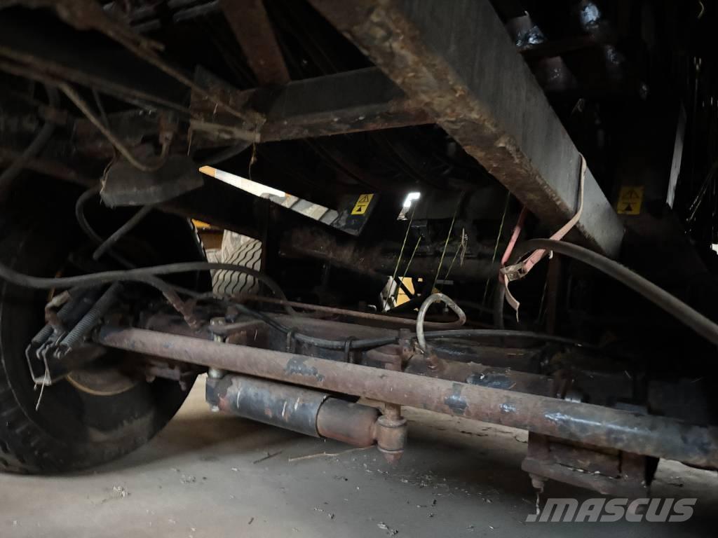 New Holland BB 940 Szögletes bálázók