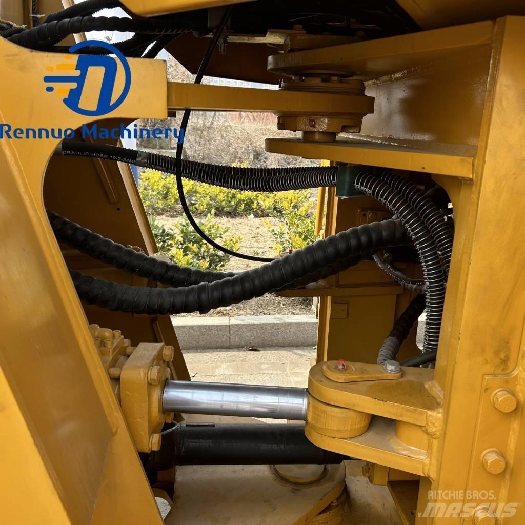 CAT 950 H Gumikerekes homlokrakodók