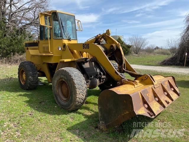 CAT 936 Gumikerekes homlokrakodók