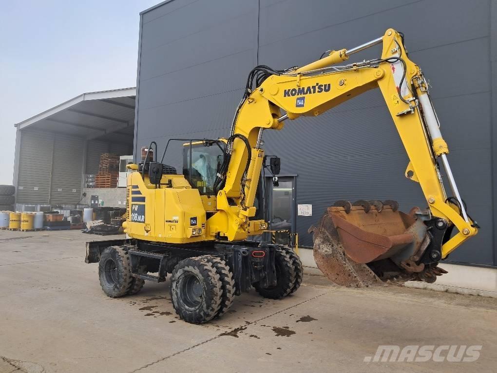 Komatsu PW118MR-11 Gumikerekes kotrók