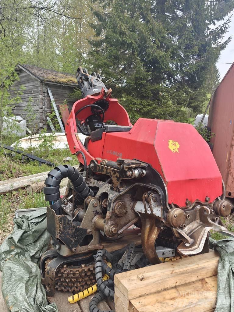 Komatsu C 93 Betakarító fejek