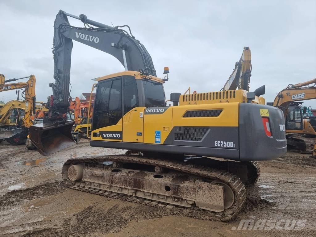 Volvo EC 250 D L Lánctalpas kotrók
