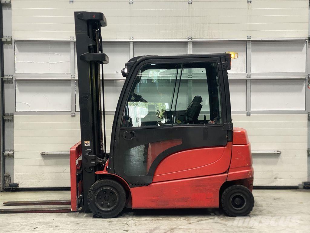 Hyster J3.0XN Elektromos targoncák