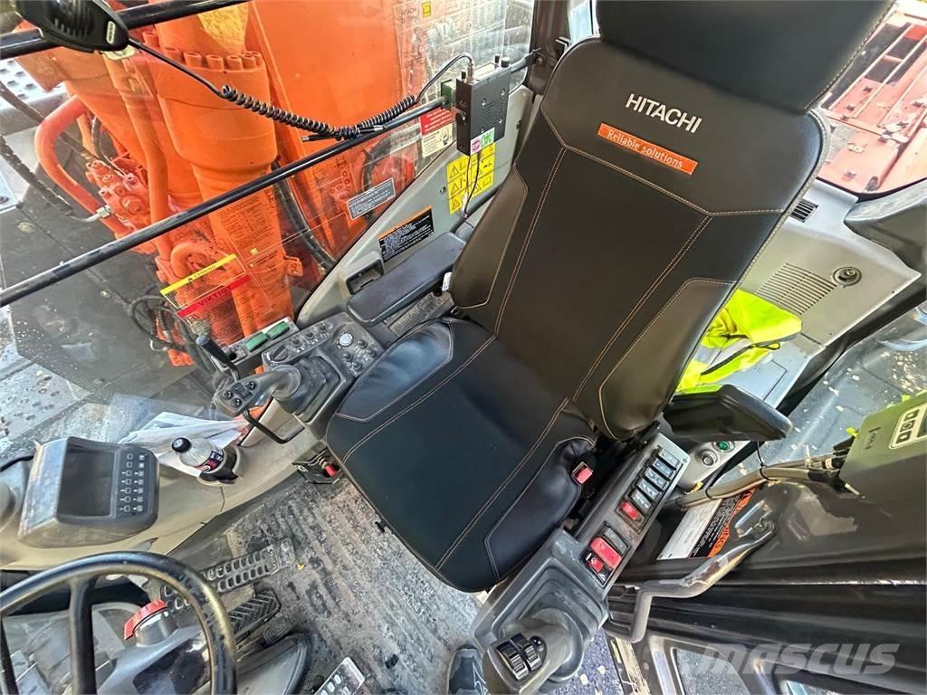 Hitachi ZX 170W-3 Gumikerekes kotrók