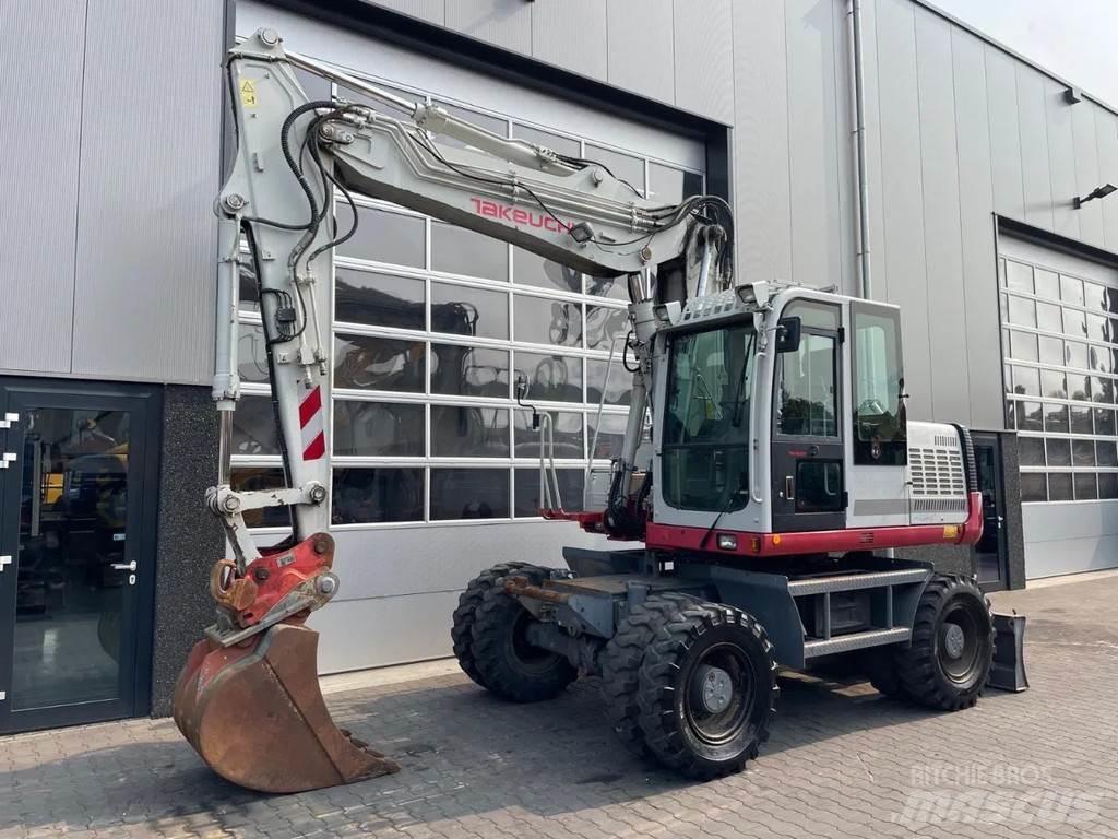 Takeuchi TB1160W Gumikerekes kotrók
