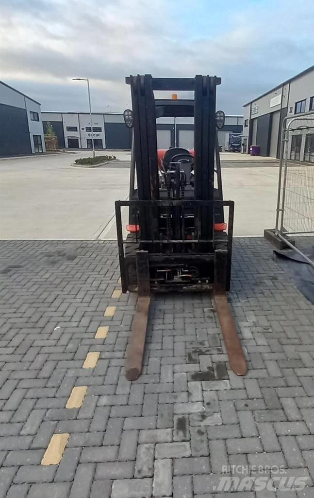 Manitou MI 25 G Gázüzemű targoncák
