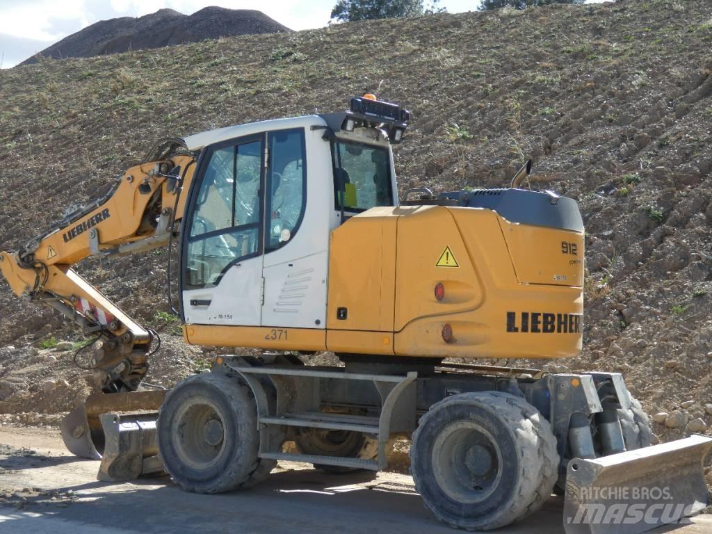 Liebherr A 912 Gumikerekes kotrók