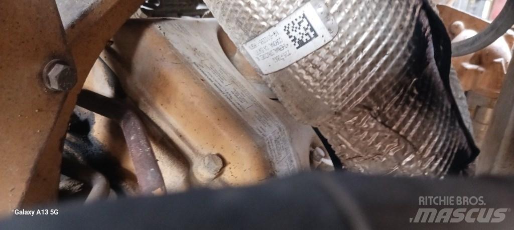 CAT 631 G Földnyesők (szkréperek)