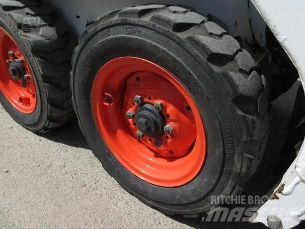 Bobcat 553 Kompaktrakodók