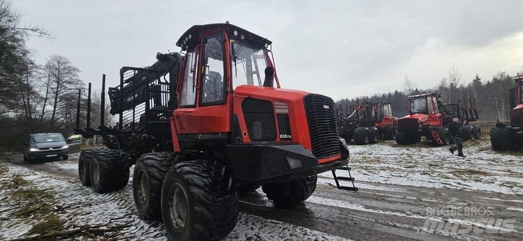 Komatsu 835 Kihordók