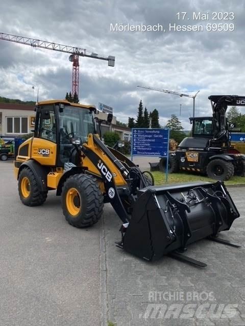 JCB 409 Gumikerekes homlokrakodók