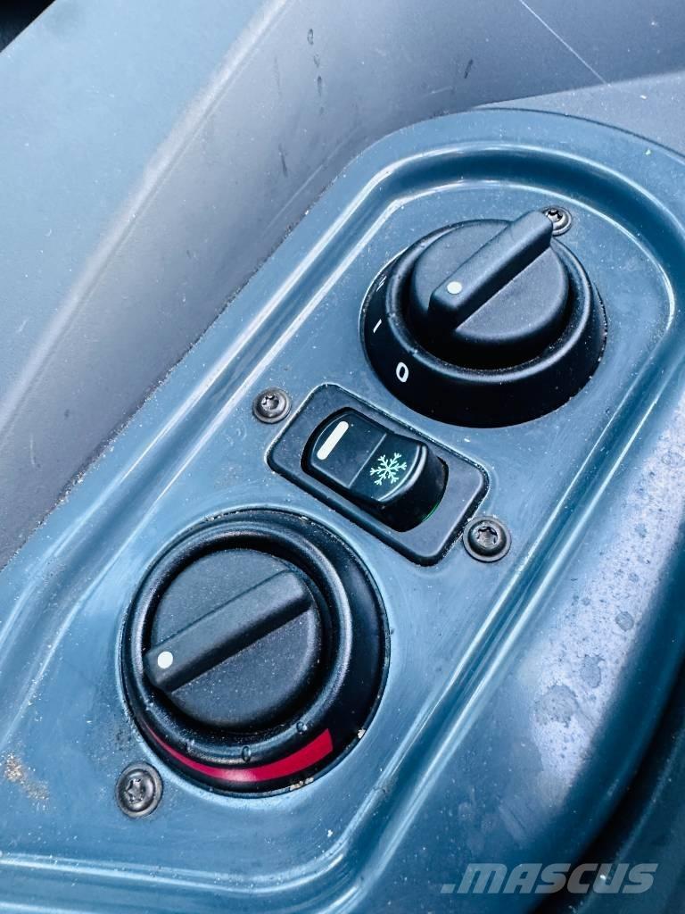 Avant 650 i Univerzális rakodók