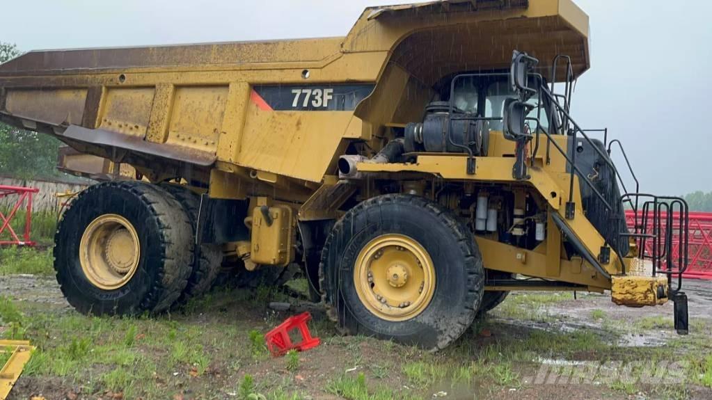 CAT 773 F Csuklósdömperek