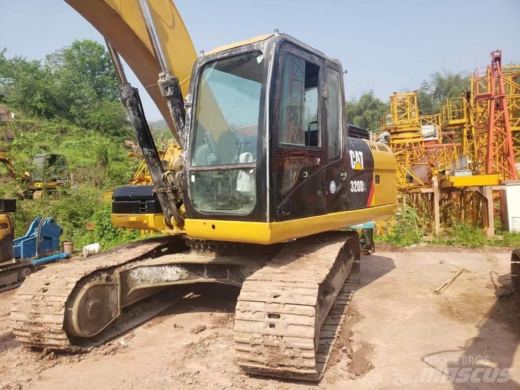 CAT 320 D Lánctalpas kotrók