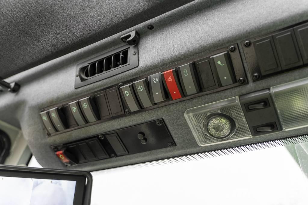 Sennebogen 821 E Gumikerekes kotrók