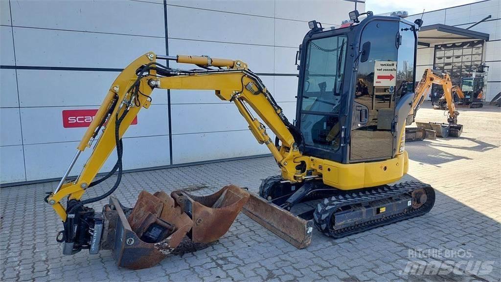 Komatsu PC24MR-5 Gumikerekes kotrók