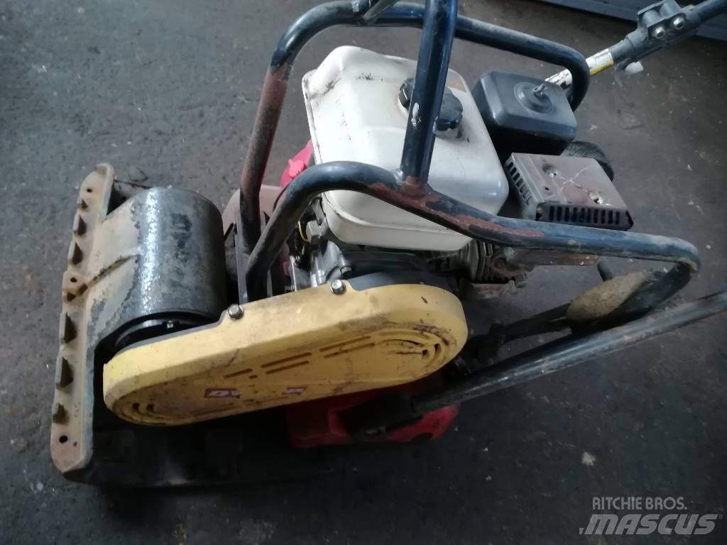 DESKA  VIBRAČNÍ  LF  75 Tampers