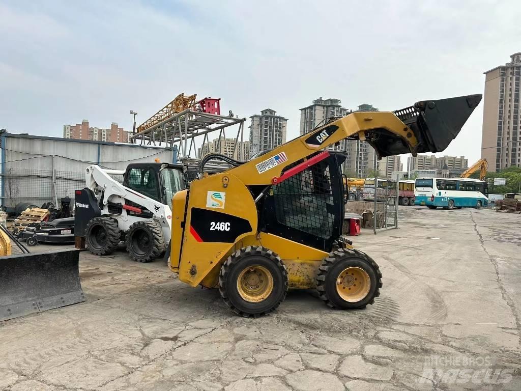 CAT 246 C Kompaktrakodók