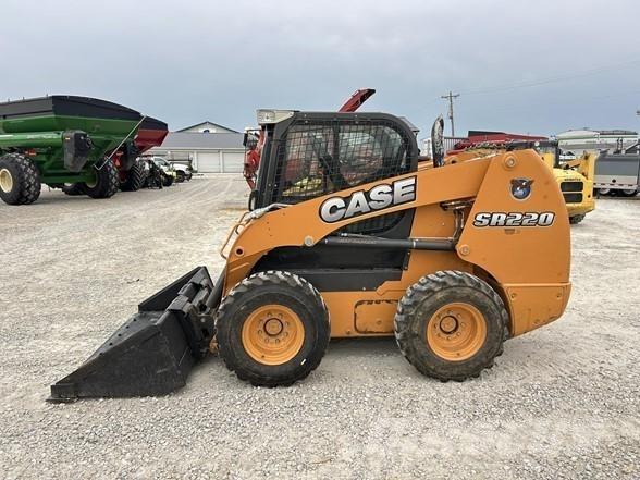 CASE SR220 Kompaktrakodók