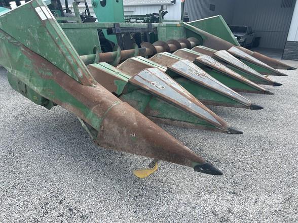 John Deere 643 Kombájn adapterek
