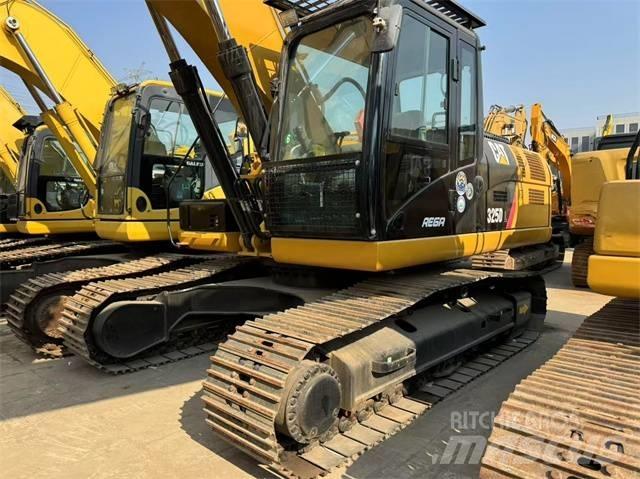 CAT 325 D L Lánctalpas kotrók