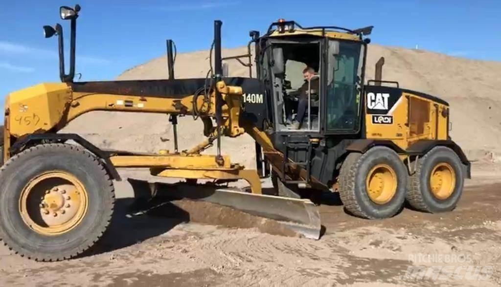 CAT 140M Gréderek