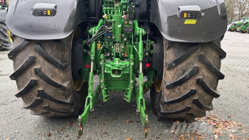 John Deere 6230 R Traktorok